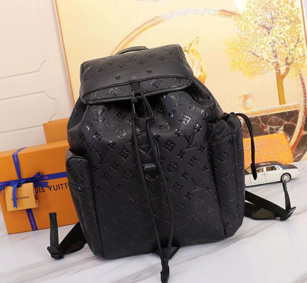 ルイヴィトンバッグ正面デザイン